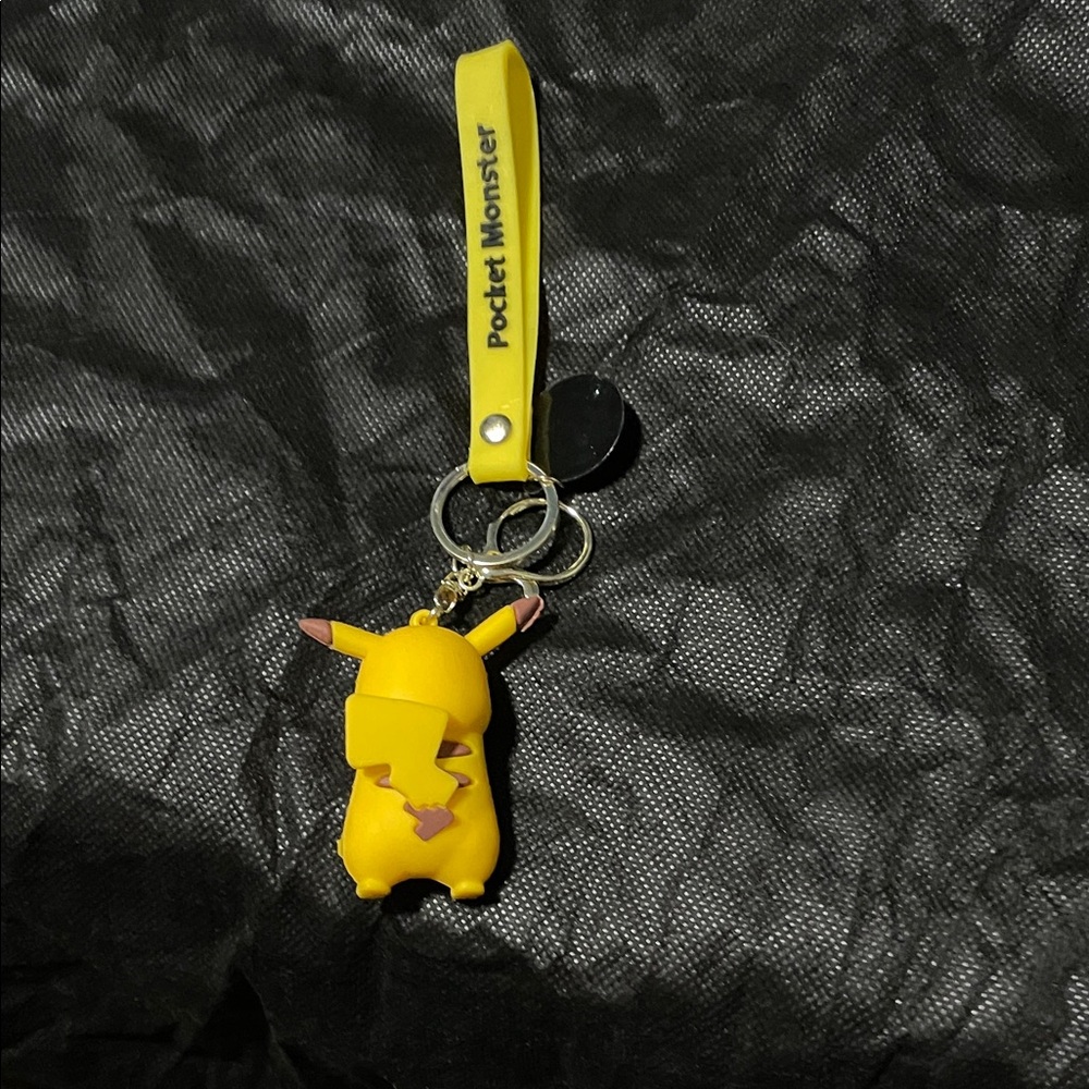Pikachu Keychain - Yellow - Picture 2 of 3